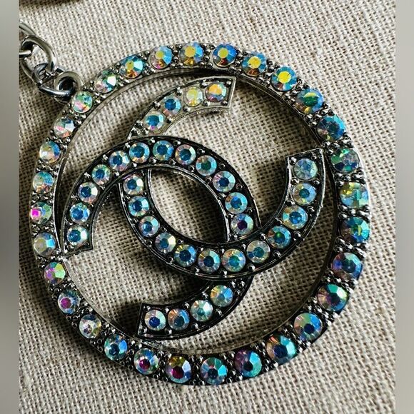 Aurora Borealis Crystal Keychain – Elegant & Sparkling ✨  Crystal Keychain - Picture 5 of 17